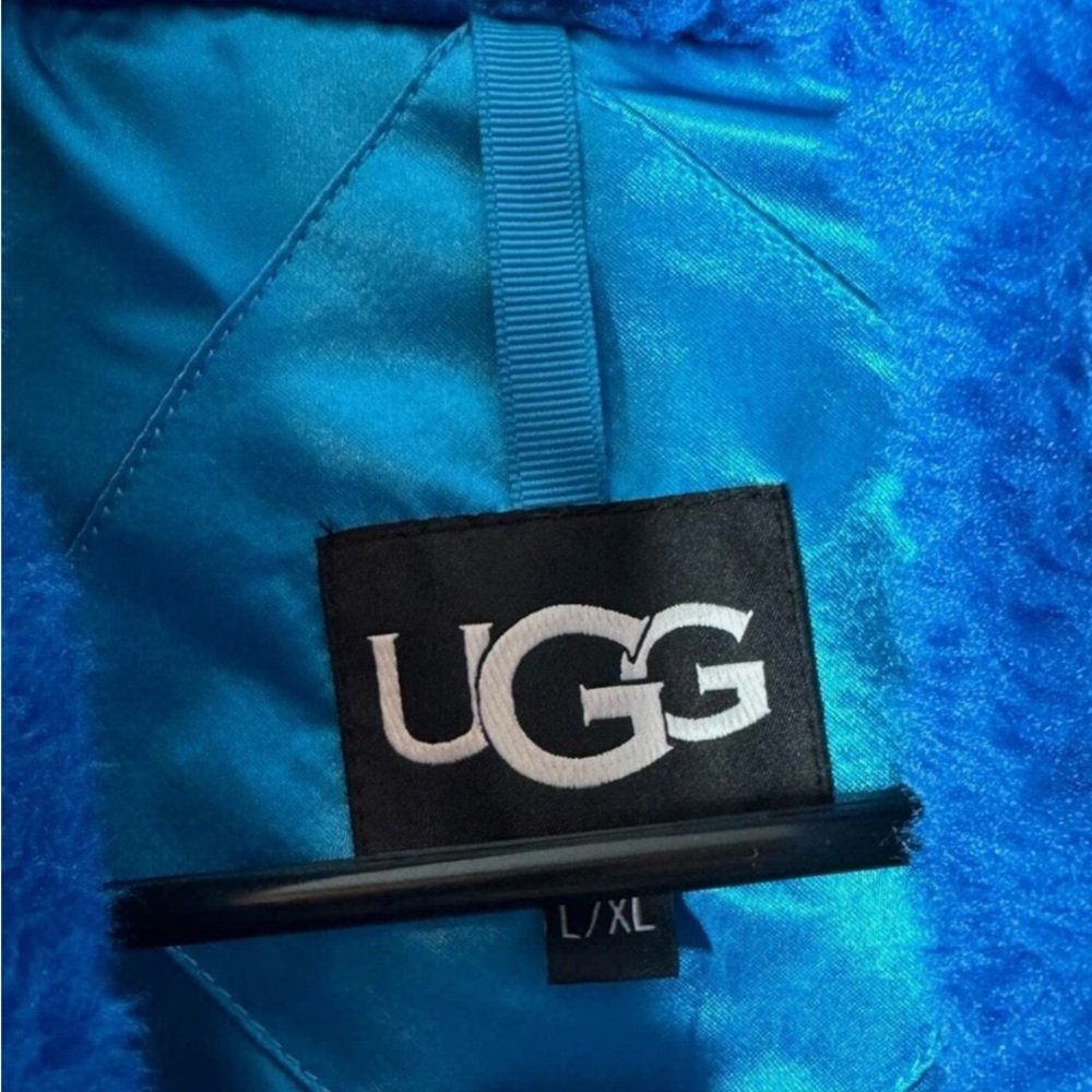 COPY - Ugg women jacket in a size L/XL new with tags - Picture 5 of 8